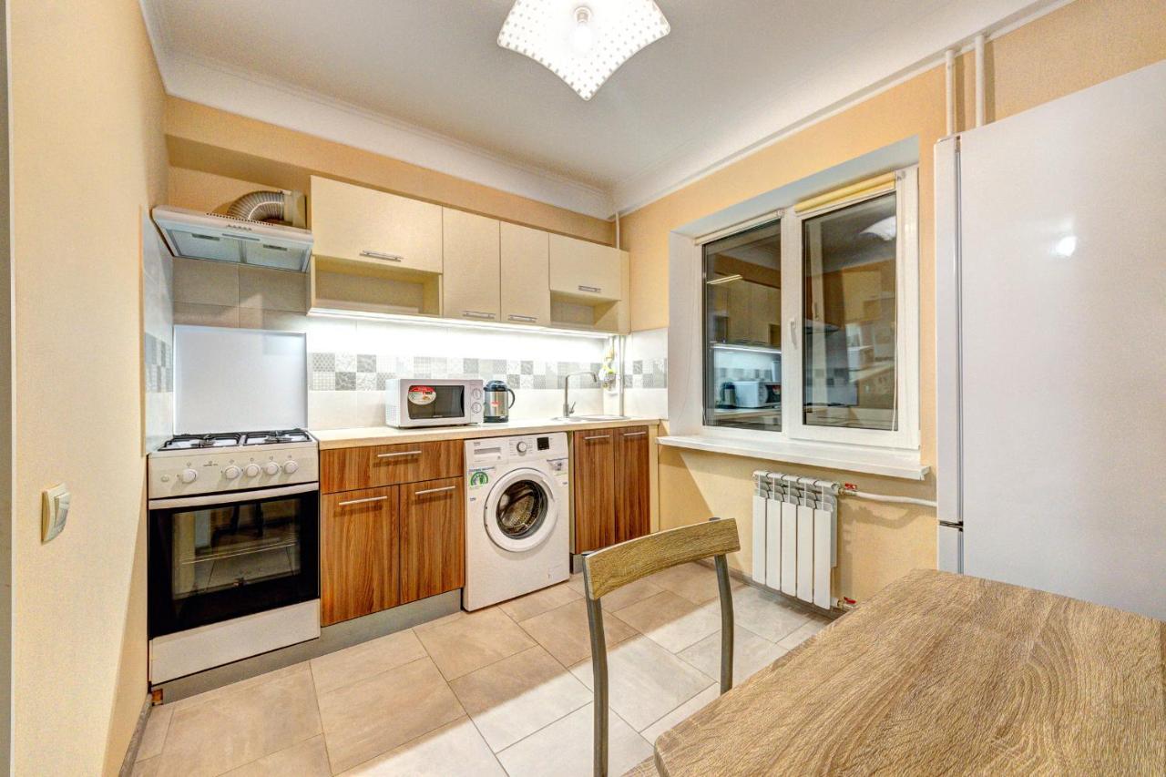 Apartments Near Ocean Plaza Druzhby Narodov Boulevard 8A Kijów Zewnętrze zdjęcie