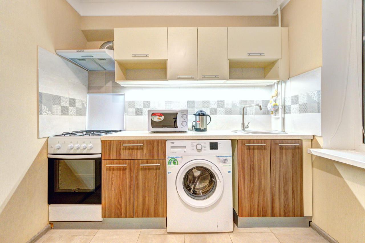Apartments Near Ocean Plaza Druzhby Narodov Boulevard 8A Kijów Zewnętrze zdjęcie