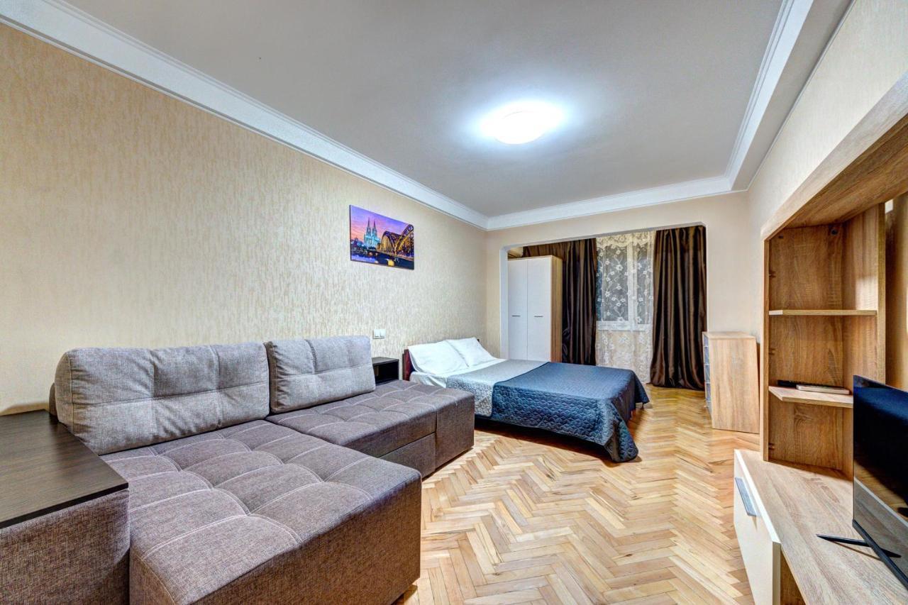 Apartments Near Ocean Plaza Druzhby Narodov Boulevard 8A Kijów Zewnętrze zdjęcie