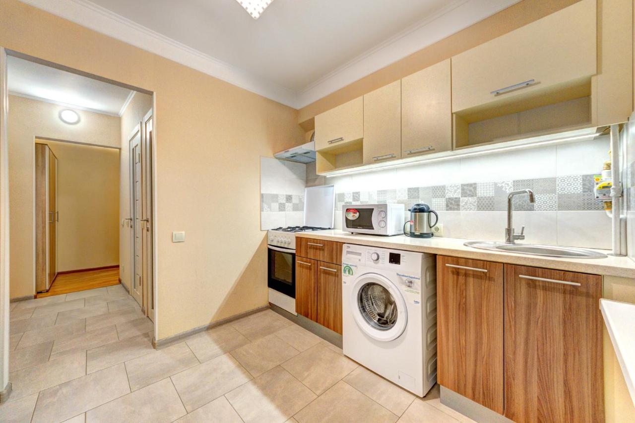 Apartments Near Ocean Plaza Druzhby Narodov Boulevard 8A Kijów Zewnętrze zdjęcie